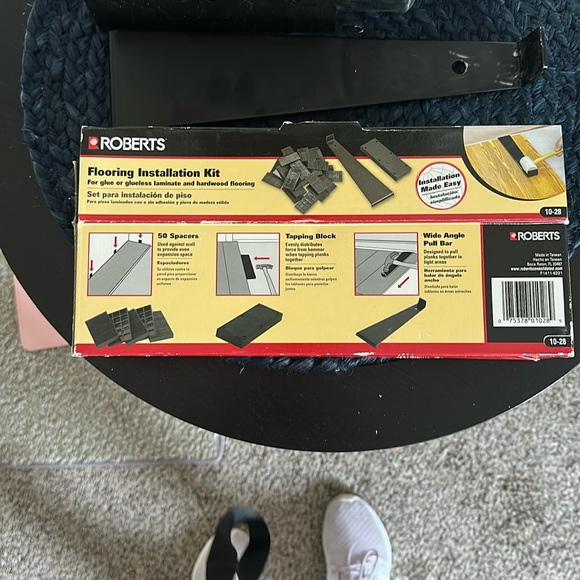Roberts Flooring Installation Kit - In box - Picture 2 of 2